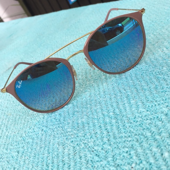 Ray-Ban Accessories - Ray Ban sunglasses!